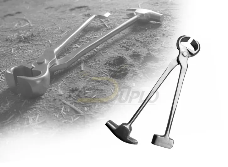 Swan Multitool - Kombiwerkzeug (Beschlagshammer / Nietklinge / Hufschneidezange) Swan Multitool - Kombiwerkzeug (Beschlagshammer / Nietklinge / Hufschneidezange)