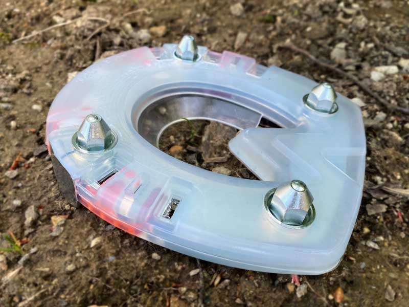 Ice studs inside a composite horseshoe