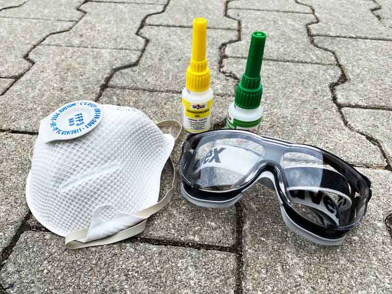 occhiali di protezione, adesivo e maschera FFP3