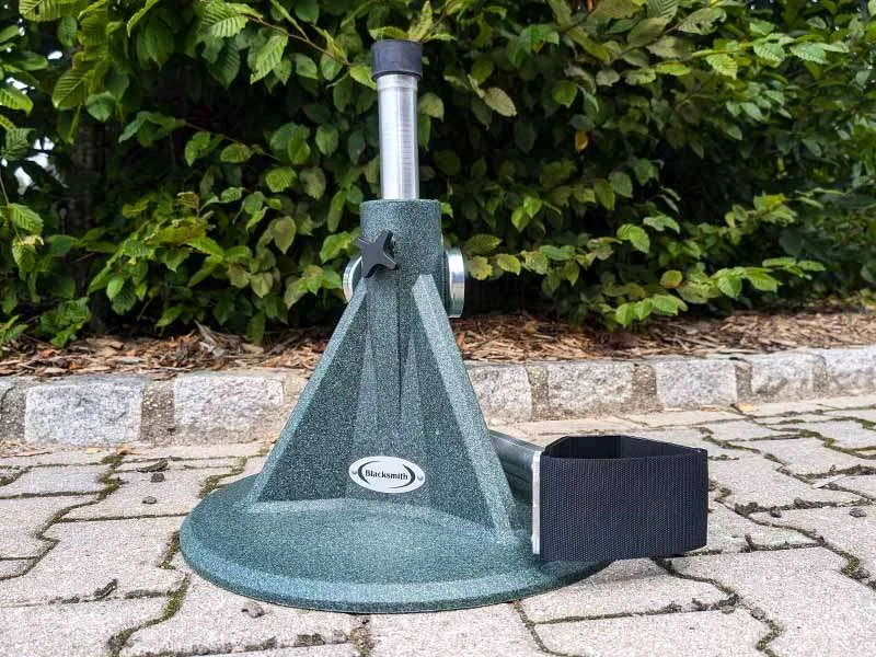 Blacksmith hoof stand with synthetic plate - made from recycled material