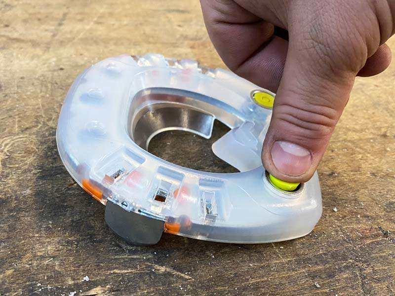press a plug inside a thread hole